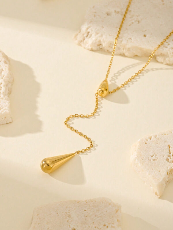 1 pièce Collier de pendentif en forme de goutte d'eau de luxe à la mode plaqué or 18 carats pour femmes, bijoux en acier inoxydable à longueur réglable, cadeau d'anniversaire – Image 3