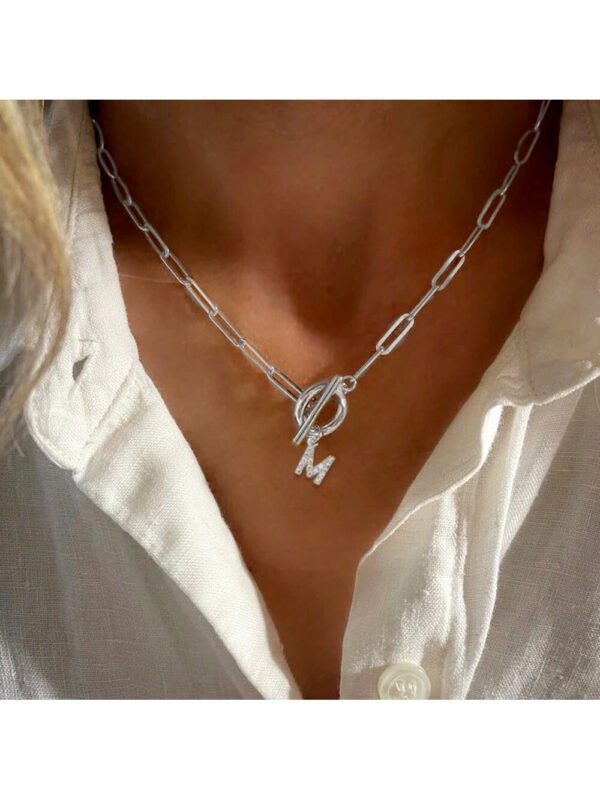 1 pièce Pendentif initial Collier en chaîne à trombone en acier inoxydable Collier Ras-du-cou pour femmes – Image 3