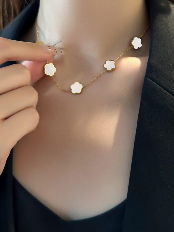 1 pièce Collier À Chaîne Mode En Acier Inoxydable À Fleur Pour Femme Pour Vie Quotidienne – Image 2