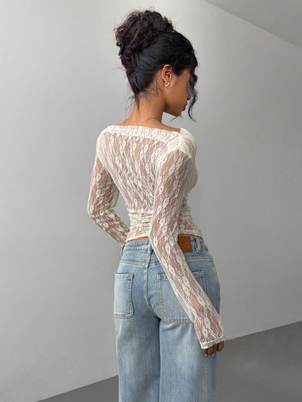 SHEIN Essnce Blouse en dentelle transparente à encolure plongeante à manches longues de couleur crème pour femme – Image 3