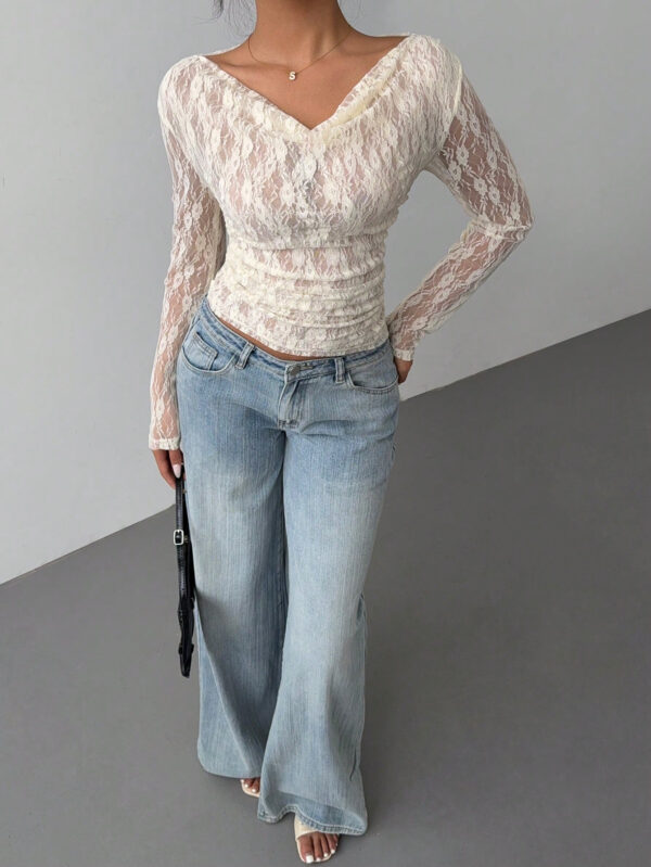 SHEIN Essnce Blouse en dentelle transparente à encolure plongeante à manches longues de couleur crème pour femme – Image 6