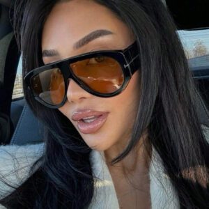 1 pièce Grandes lunettes à monture tendance, style rétro surdimensionné carré. Accessoires de mode tendance pour les femmes, lunettes de soleil de style de rue pour la plage