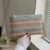 Sac En Paille Avec Motif À Chevrons Tissé Et Dragonne Pour Les Festivals / Vacances – Image 10