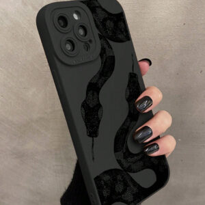 1 pièce Étui de téléphone protecteur doux avec imprimé python noir et peinture colorée, antichoc, compatible avec les téléphones iPhone et Samsung pour le style grunge, cadeau pour petit ami