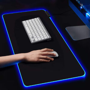 1 pièce Tapis de souris noir pur extra-large coloré RVB lumineux 80cmx30cmx0,3cm pour bureau/Tapis de souris de jeu RVB 30cmX25cm avec lumières et surface imperméable, bords durables, adapté pour bureau d'ordinateur, bureau d'écriture et d'étude, tapis de bureau LED