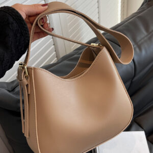 Sac hobo minimaliste à bride réglable