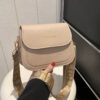 Sac à bandoulière pour femme à texture à la fois à la mode et polyvalent, sac à bandoulière mini de couleur unie, tendance avec large bandoulière, sac à main carré en PU pour femme – Image 3
