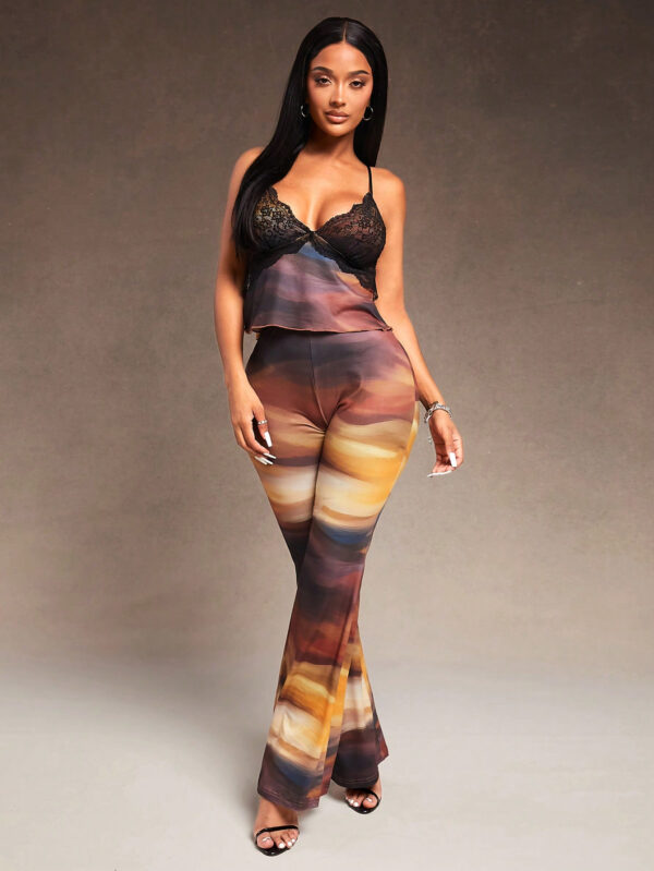 SHEIN SXY Ensemble de deux pièces comprenant un pantalon évasé fuselé à taille très basse en tissu tricoté ultra-extensible avec motif d'huile peinte, et un débardeur ras-du-cou. Élégant, sexy, indispensable pour la Saint-Valentin et les soirées en boîte de nuit – Image 7