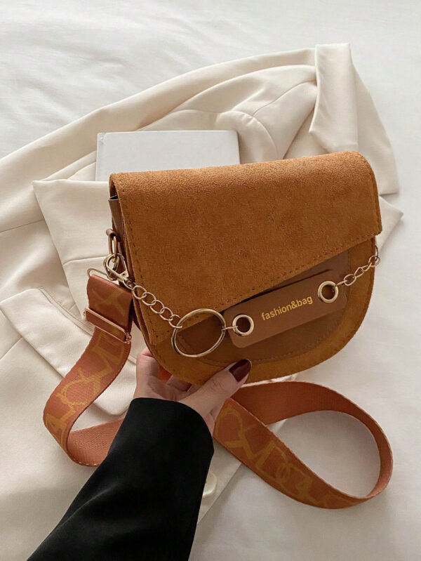 Mini sac bandoulière simple de couleur unie, mat, avec lettre et rabat. Bandoulière large. Convient pour le shopping, le portefeuille, les jeunes femmes, les étudiants, les nouveaux arrivants et les cols blancs. Très adapté pour le bureau, l'université, le travail, les affaires, les déplacements, les activités extérieures, les voyages et les sorties – Image 8