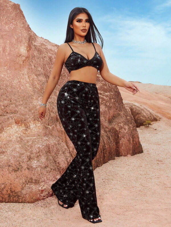 SHEIN SXY Ensemble deux pièces pour femme de mode bohème de style occidental pour festival de musique, comprenant un top cami avec franges décoratif ajustable, élégant et sexy en peluche noire avec des paillettes argentées, et un pantalon à taille haute, élastique et taille haute décoré de paillettes argentées. – Image 4