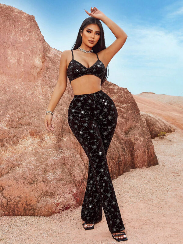 SHEIN SXY Ensemble deux pièces pour femme de mode bohème de style occidental pour festival de musique, comprenant un top cami avec franges décoratif ajustable, élégant et sexy en peluche noire avec des paillettes argentées, et un pantalon à taille haute, élastique et taille haute décoré de paillettes argentées. – Image 6