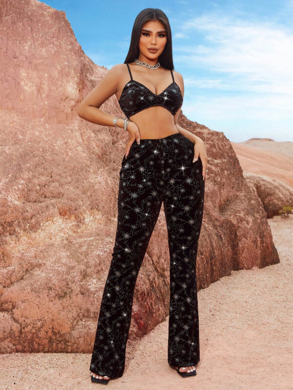 SHEIN SXY Ensemble deux pièces pour femme de mode bohème de style occidental pour festival de musique, comprenant un top cami avec franges décoratif ajustable, élégant et sexy en peluche noire avec des paillettes argentées, et un pantalon à taille haute, élastique et taille haute décoré de paillettes argentées. – Image 7