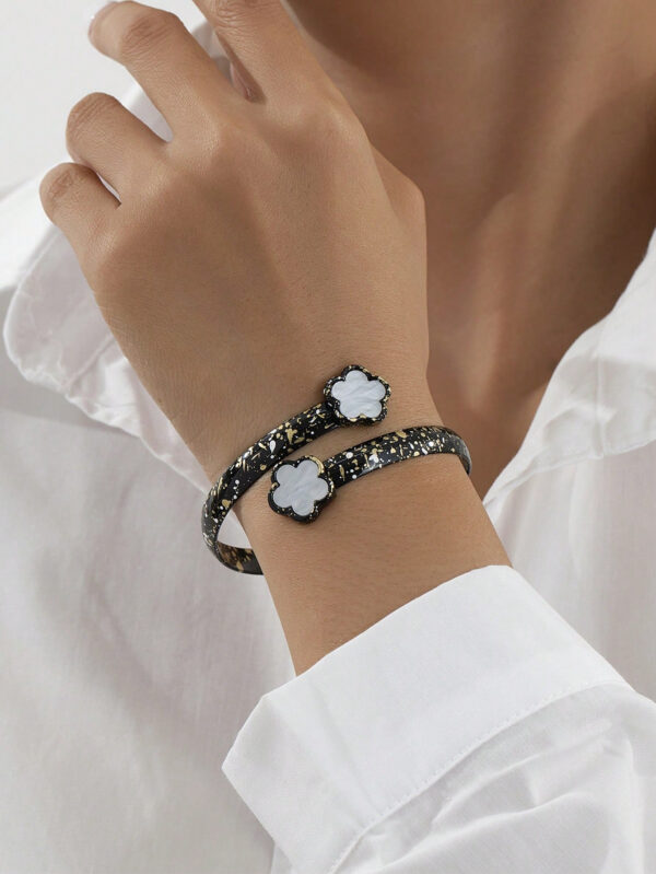 1 pièce Bracelet de mode et unique, nouvelle dégradé noir et blanc trèfle, bijoux pour femmes