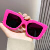 1 pièce Lunettes de soleil carrées en plastique décorées à la mode pour le port quotidien, lunettes de soleil de plage, accessoires de plage pour femmes, lunettes de soleil, lunettes de soleil – Image 3