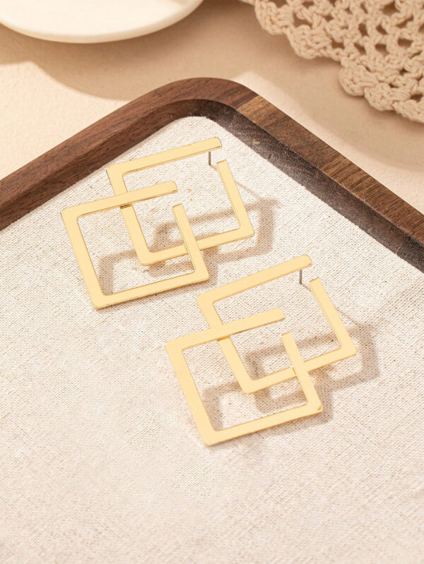 1 paire Boucles d'oreilles rétro exagérées à pendentif carré creux géométrique pour femmes, style européen et américain – Image 4