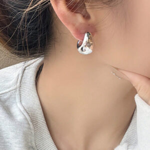 HOTNICE Une paire de boucles d'oreilles géométriques minimalistes en forme de larme, boucles d'oreilles polyvalentes et élégantes pour femmes, à porter au quotidien