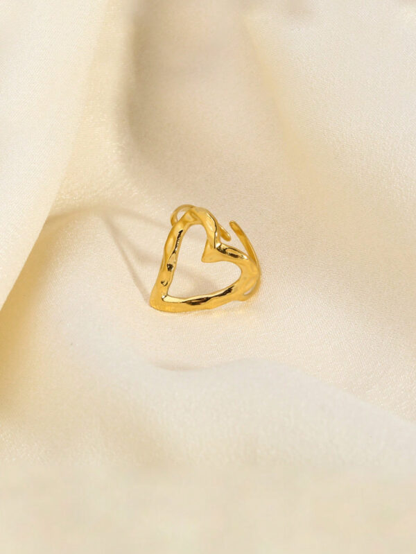 1 pièce Bague en acier inoxydable à la mode, exquise et romantique avec texture martelée en forme de cœur ajourée en 18 carats, pour la Saint-Valentin, le carnaval, le Nouvel An, les fêtes et le port quotidien pour femmes – Image 3
