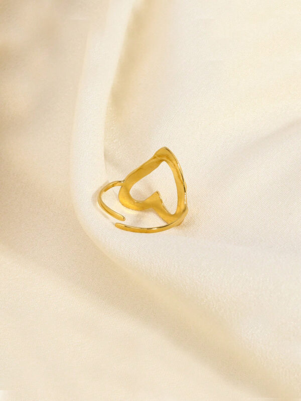 1 pièce Bague en acier inoxydable à la mode, exquise et romantique avec texture martelée en forme de cœur ajourée en 18 carats, pour la Saint-Valentin, le carnaval, le Nouvel An, les fêtes et le port quotidien pour femmes – Image 4