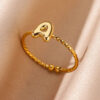 Bagues à initial en acier inoxydable épaisse et mignonne pour femmes et filles. Bague ajustable en or avec lettre. Bijoux pour femmes avec alphabet. Cadeau – Image 4