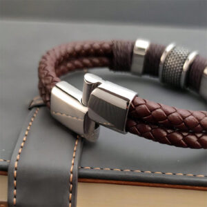 1 pièce Bracelet pour homme en PU marron multicouche vintage de luxe avec perles en pierre, bracelet en acier inoxydable, cadeau