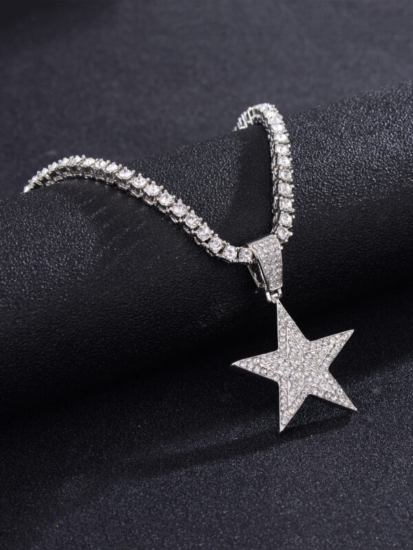 Pour femmes et hommes Collier en alliage avec charme d'étoile en strass magnifique dans le style punk rock hip hop, pour fête