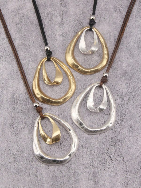 1 pièce Mode Collier à pendentif rond plat asymétrique géométrique en métal avec double cercle orné de perles pour hommes, corde de cire marron et noire, collier simple et décontracté