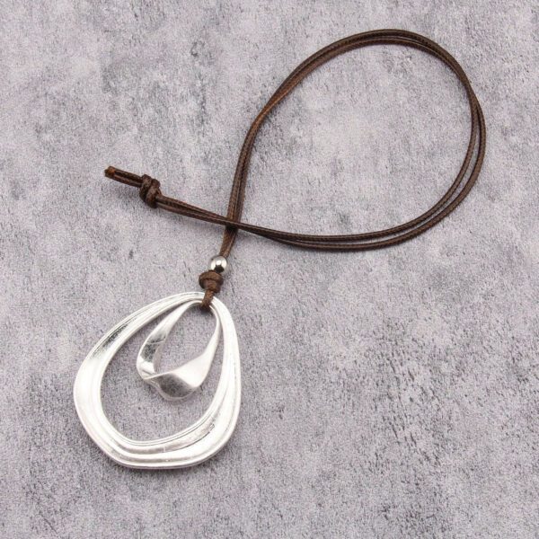 1 pièce Mode Collier à pendentif rond plat asymétrique géométrique en métal avec double cercle orné de perles pour hommes, corde de cire marron et noire, collier simple et décontracté – Image 26