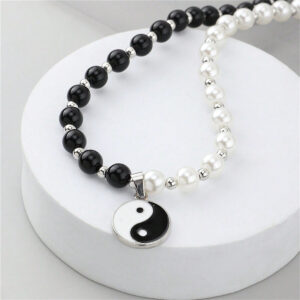 1 Pièce Pendentif En Alliage De Conception Tai Chi Yin Yang Simple À La Mode Avec Incrustation De Fausses Perles Noires Et Blanches Collier Personnalisé Pour Hommes