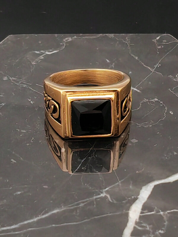 Bagues en acier inoxydable plaqué or en titane pour homme, avec pierre d'onyx noire, bijoux de mode – Image 3