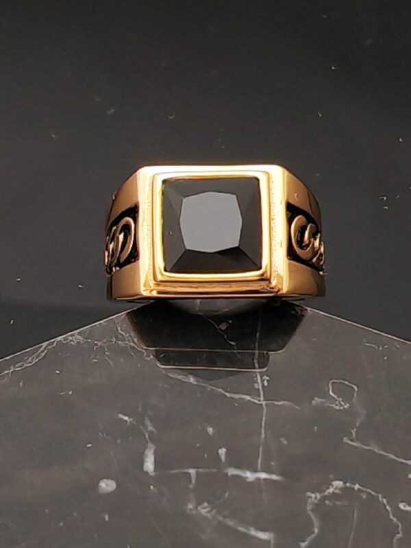 Bagues en acier inoxydable plaqué or en titane pour homme, avec pierre d'onyx noire, bijoux de mode – Image 4