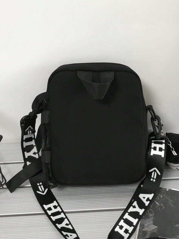 Sac banane multifonctionnel pour étudiants du secondaire et étudiants universitaires. Sac d'épaule casual avec motif graphique carré, charm décoratif. Idéal pour les voyages, l'université, le sport, les trajets, la chambre. Sac pratique et avec plusieurs poches. Sac messenger, sac bandoulière pour hommes. Sac latéral automne, sac cylindrique, cadeau de Noël, sac d'hiver, sac de Thanksgiving, sac de voyage, sac de camping, sac d'école. Sac noir – Image 10