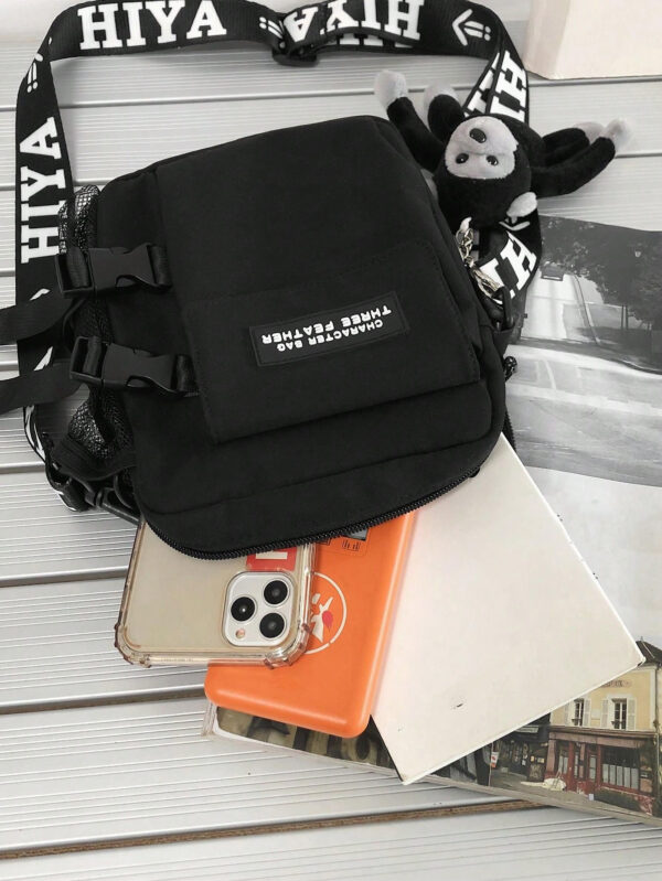 Sac banane multifonctionnel pour étudiants du secondaire et étudiants universitaires. Sac d'épaule casual avec motif graphique carré, charm décoratif. Idéal pour les voyages, l'université, le sport, les trajets, la chambre. Sac pratique et avec plusieurs poches. Sac messenger, sac bandoulière pour hommes. Sac latéral automne, sac cylindrique, cadeau de Noël, sac d'hiver, sac de Thanksgiving, sac de voyage, sac de camping, sac d'école. Sac noir – Image 14