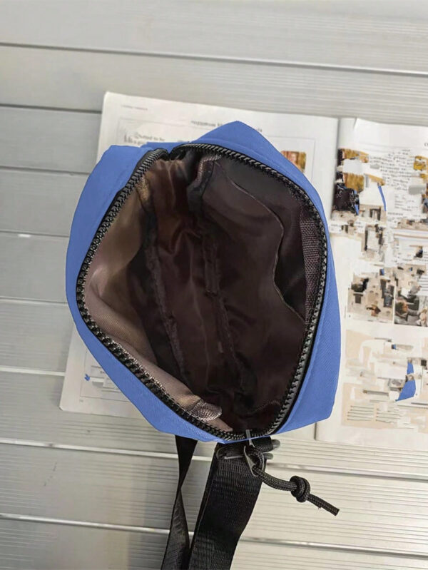 Décoration en forme d'astronaute, sac messenger en canevas mini crossbody pour homme, sac fourre-tout à motif blocs de couleurs, idéal pour Noël, Thanksgiving, automne, voyage d'hiver, cadeaux de vacances, sac messager, sac à bandoulière, sac de plage, sac de sport, cadeaux de Noël, Joyeux Noël, sac pour homme, randonnée, cadeaux de randonnée, étudiant, grande capacité, multifonction, plein air, portable, mode décontractée, cadeaux pour papa, voyage, drôle, sacs latéraux, sacoche, sac, sac cabas, sac de voyage, camping, sac banane, rentrée scolaire – Image 8