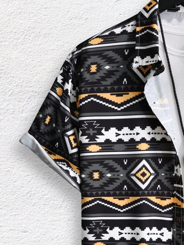 Manfinity Homme Chemise à manches courtes de style bohème pour homme, imprimé géométrique coloré avec boutons devant. Cadeau idéal pour le petit ami – Image 4