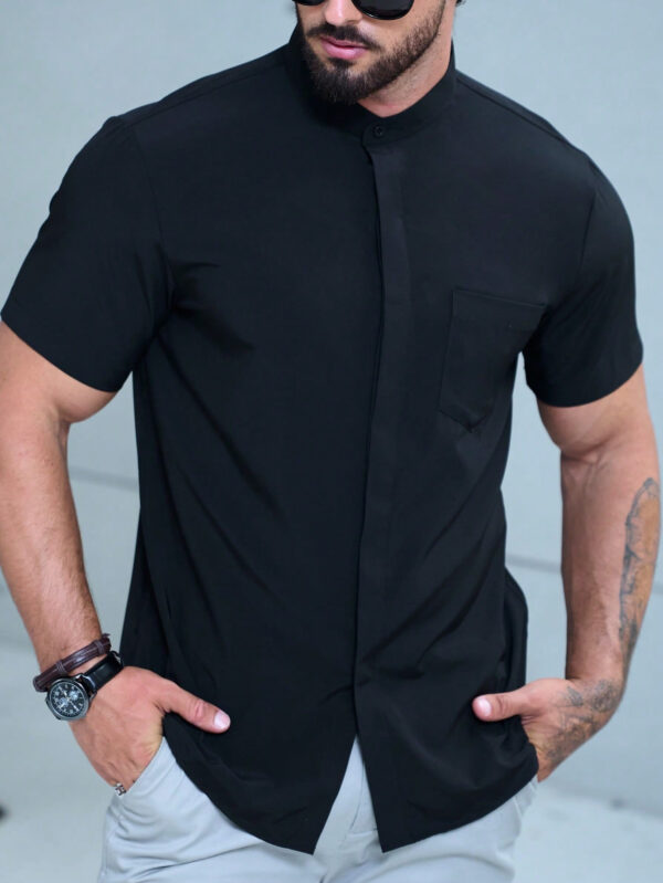 Manfinity Homme Chemise pour homme à boutons unicolore à manches courtes, noire unie, chemise décontractée de travail pour mari