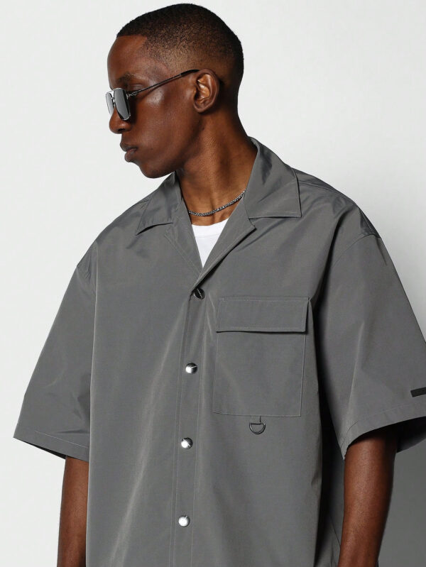 SUMWON Chemise de récolte en nylon coupe boîte avec imprimé au dos – Image 3