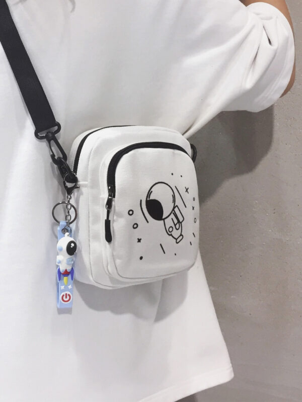 Sac à bandoulière multifonction pour étudiants débutants, sac à épaule décontracté, petit sac bandoulière homme avec motif dessin animé, sac à main, sac d'école, pour collège, extérieur, sport, trajets, sac carré pour vacances, été, collège, Halloween, Noël, éructation, homme, hiver, Thanksgiving, sac fourre-tout, sac de sport, sac banane, sac de cycliste, sac banane, sac de gym, sac de randonnée, sac de voyage étudiant de grande capacité, multifonctionnel, tendance, décontracté, vacances, sac de taille