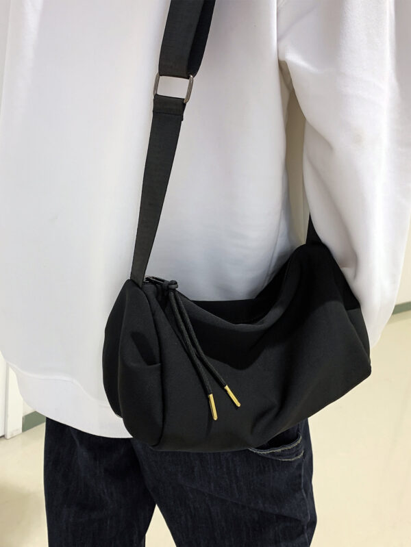 LESHAJIA Sac banane multifonctionnel pour étudiants du secondaire, étudiants de première année d'université, hommes, sac casual en nylon minimaliste. Sac d'école pour les voyages, le collège, les activités de plein air, les sports, les déplacements. Sac de messager stylé et portable, cadeau de Noël amusant, sac de voyage, sac d'accessoires de vacances pour hommes, sac banane de camping pour hommes – Image 2