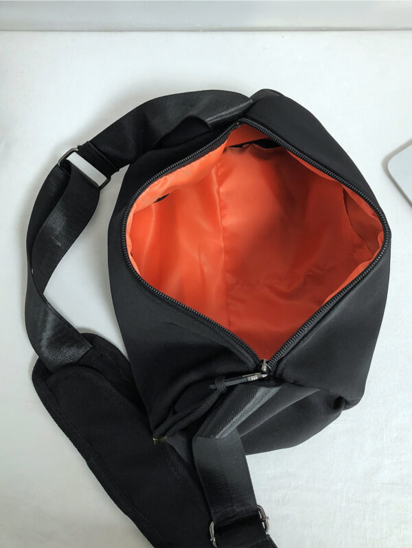 LESHAJIA Sac banane multifonctionnel pour étudiants du secondaire, étudiants de première année d'université, hommes, sac casual en nylon minimaliste. Sac d'école pour les voyages, le collège, les activités de plein air, les sports, les déplacements. Sac de messager stylé et portable, cadeau de Noël amusant, sac de voyage, sac d'accessoires de vacances pour hommes, sac banane de camping pour hommes – Image 5