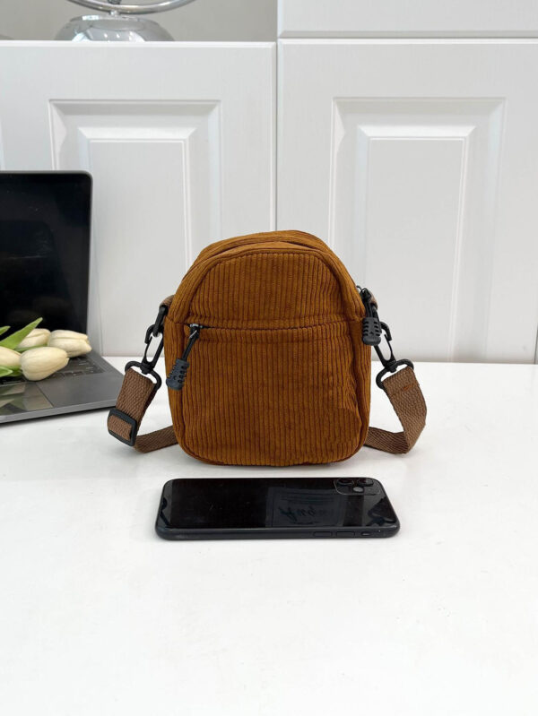 Sac à épaule mini casual sporty en velours côtelé de couleur unie, sac bandoulière, sac carré pour les essentiels de voyage, sac d'école pour le collège, sac cylindrique pour hommes, sac de messager pour l'extérieur en hiver, grand sac multifonctionnel cadeau pour les vacances, sac fourre-tout pour hommes, sac d'été, sac de rentrée scolaire – Image 4