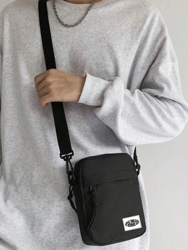 HELLFUNCO Sac bandoulière d'artiste de style rétro de rue pour hommes avec patch lettres, vacances – Image 2