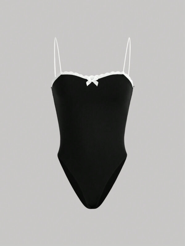 SHEIN MOD Body Sans Manches Col V Ajusté En Couleur De Bloc De Dentelle Ajourée Avec Garniture De Dentelle Florale