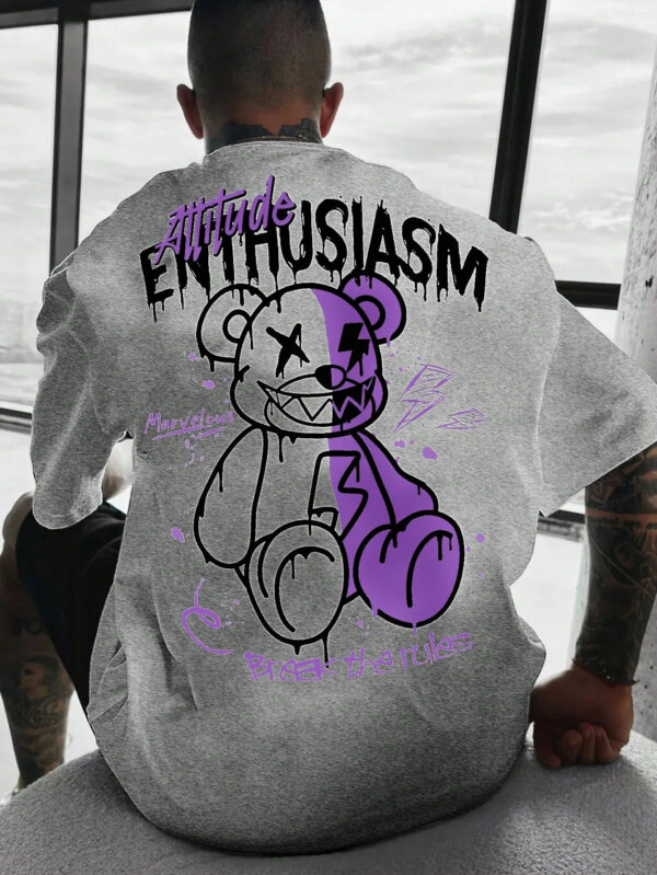 SHEIN Manfinity EMRG T-shirt ample à manches courtes pour hommes avec impression graphique d'ours de bande dessinée et de lettres. Style Hip Hop – Image 2