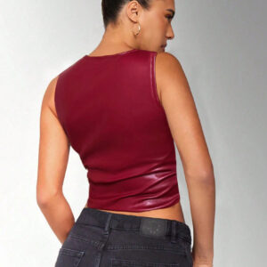 Glamine Top plissé élégant et chic synthétique PU bordeaux asymétrique pour femme, style vintage moto, coupe slim sans manches, idéal pour le Nouvel An et les fêtes. Top plissé pour la Saint-Valentin avec imprimé câlins et baisers.