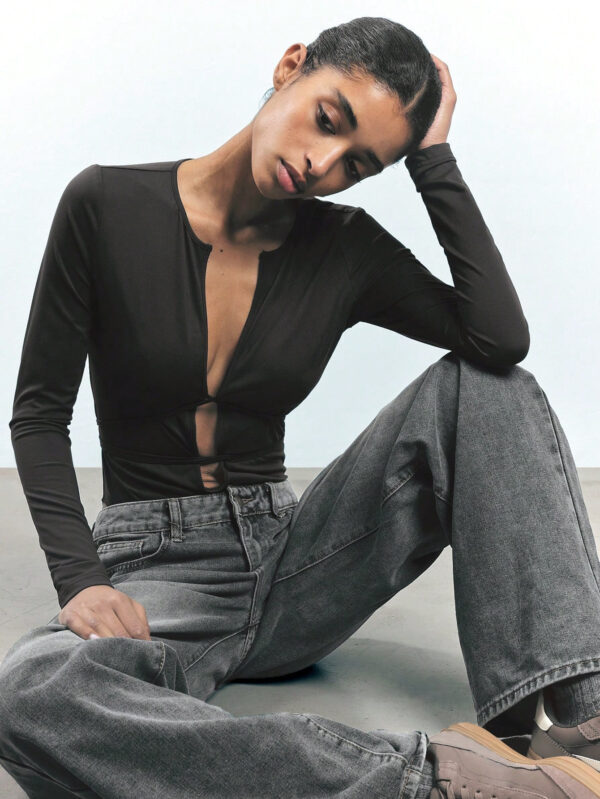 Maija Combinaison femme à manches longues col rond ajustée douce et confortable, avec nœud à l'avant. Tenue décontractée polyvalente, chic pour la villégiature – Image 5