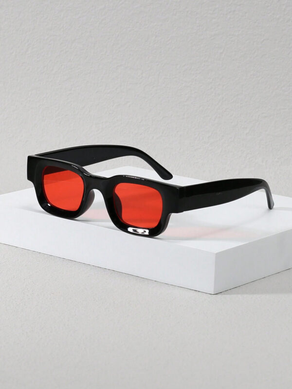 1 pièce Lunettes de mode à monture étroite et épaisse rectangulaire avec surface concave pour le style de rue et les accessoires d'ombre. Accessoires d'Halloween et de plage. Lunettes de soleil au look mode de rue et convenant pour les pulls, vestes, sweats à capuche, pantalons et cargos. – Image 23