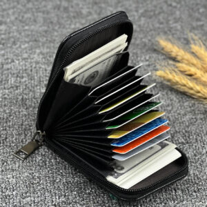 Portefeuille de poche de voyage mode minimaliste moderne à embossage de litchi. Pochette décontractée multi-compartiments pour cartes d'identité, espèces, etc. Petit portefeuille pratique pour hommes et femmes. Comprend une lanière amovible pour bandoulière. Accessoire cadeau idéal pour homme, petit ami, mari, oncle, frère. Porte-cartes, porte-cartes de visite, porte-cartes de crédit.