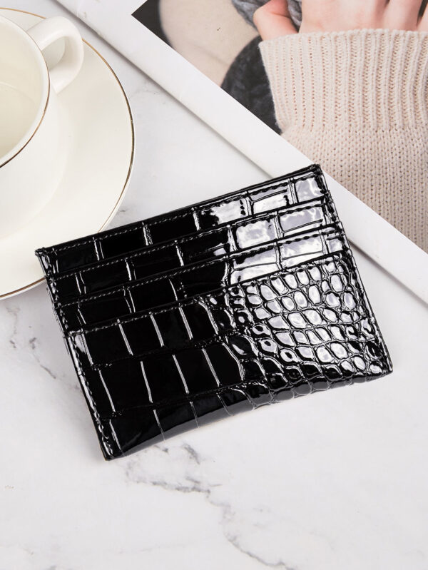 Portefeuille fin et léger à embossage crocodile. Idéal comme cadeau d'anniversaire, de Saint-Valentin pour femmes, filles, étudiantes, travailleurs de bureau. Aussi pour les vacances, l'anniversaire, la rentrée scolaire. Porte-cartes, porte-monnaie, fournitures scolaires, cadeau pour enseignants. – Image 3