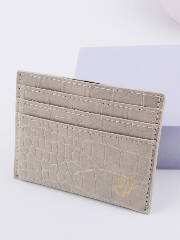 Porte-cartes d'identité imprimé cœur, gaufré crocodile, léger et portable pour les cols blancs, femmes, vacances, anniversaire, cadeau. Porte-cartes de visite, porte-cartes de crédit pour femmes