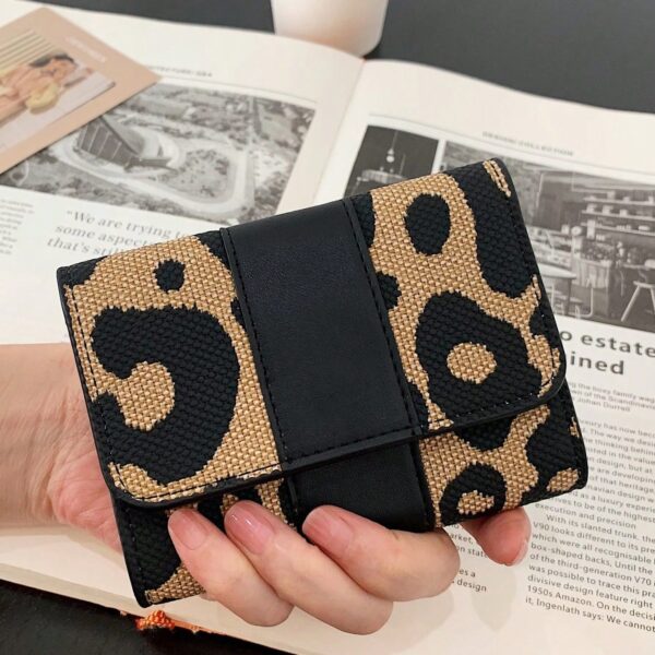 Portefeuille court classique en PU à imprimé léopard pour femmes, avec fentes pour cartes multiples, portable et polyvalent pour l'extérieur, porte-monnaie